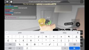 Sở thích của gái xinh là xem Roblox mỗi tối