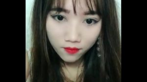 Em gái việt live khoe hàng tự bóp vú