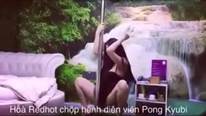 Em gái trong quán bar sexy gợi cảm